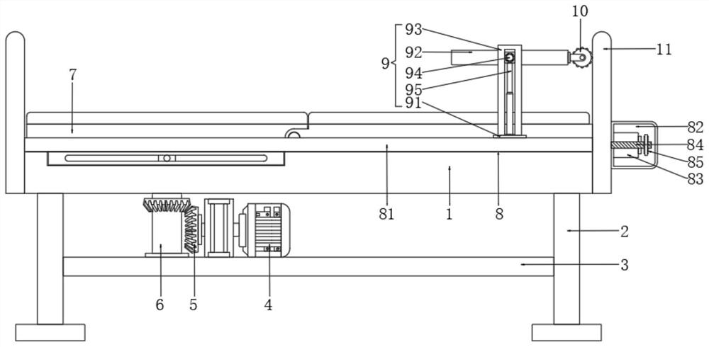 Nursing device for helping old people to move alone and using method