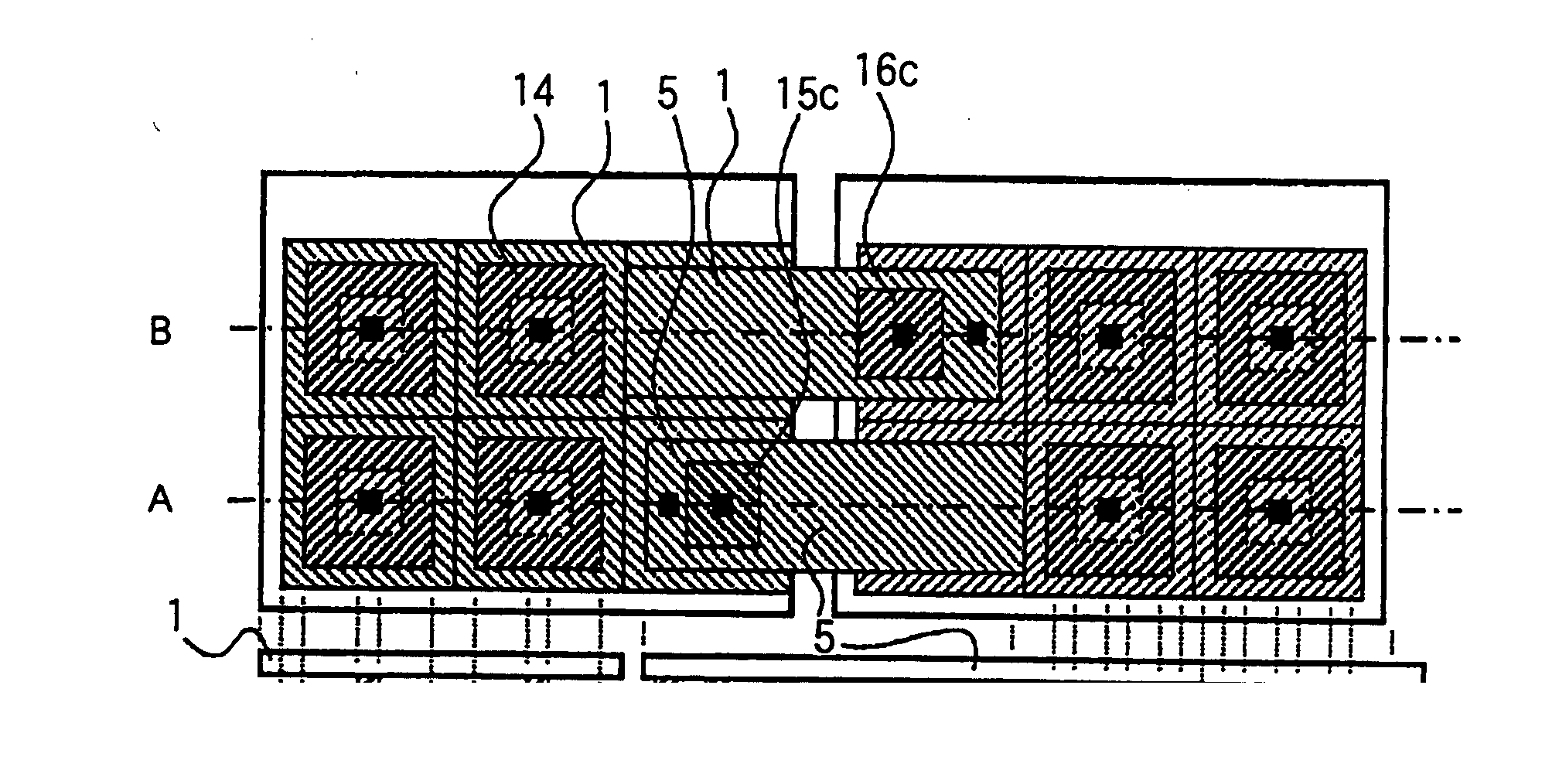 Semiconductor device method of generating semiconductor device pattern method of semiconductor device and pattern generator for semiconductor device