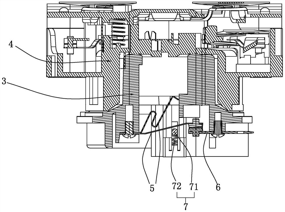 A short circuit proof connector