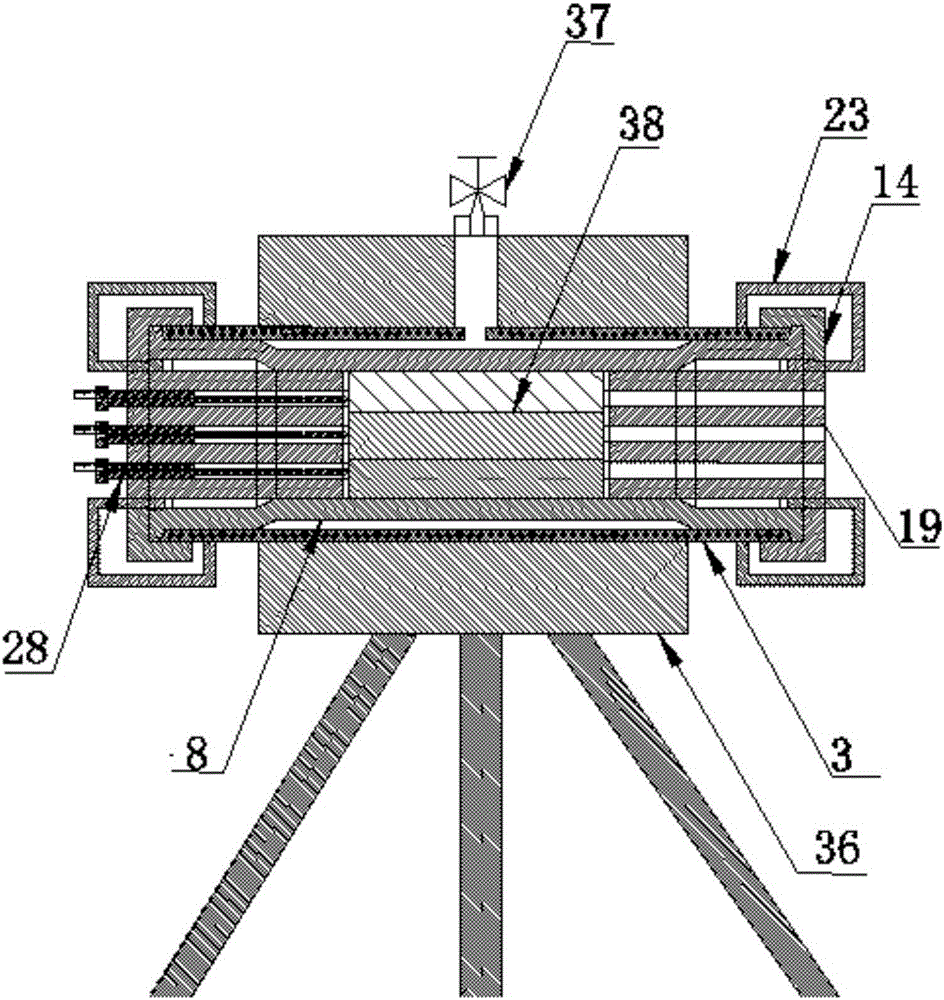 An experimental device for mass-separation and directional fracturing