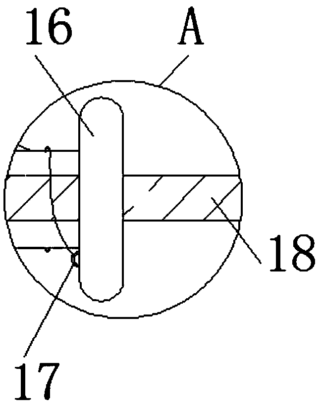 Spinning device facilitating automatic thread winding