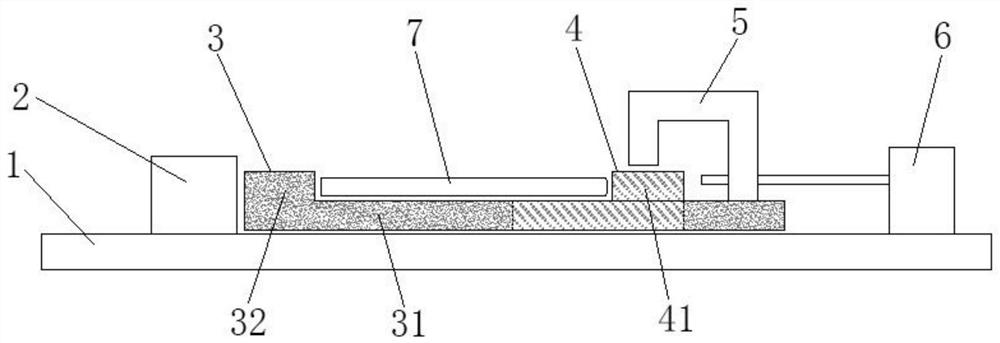 Soft package battery width measuring device