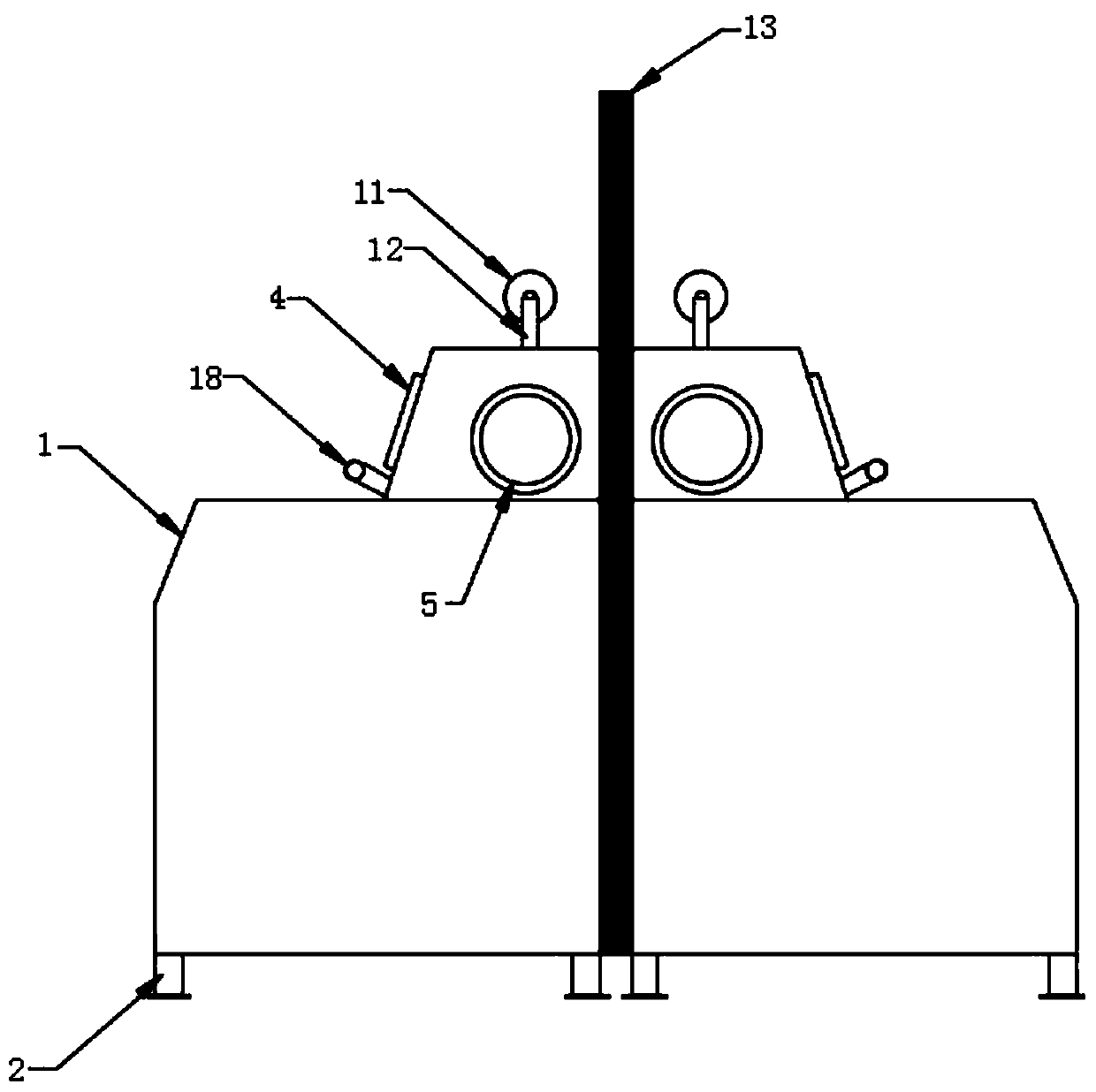 Laminating and pressing device for sandwich cookies