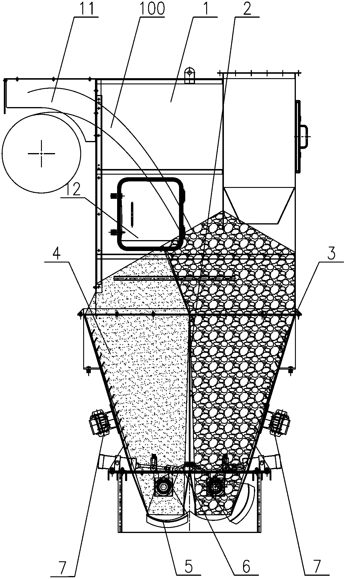 A method for feeding and discharging materials in an aggregate transition bin and an aggregate transition bin for realizing the method