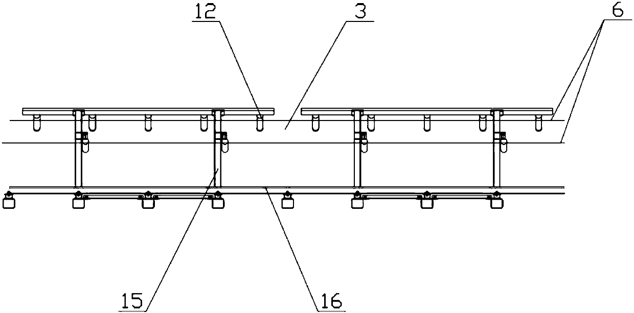 Belt storage type crawler travelling conveyor and travelling method thereof