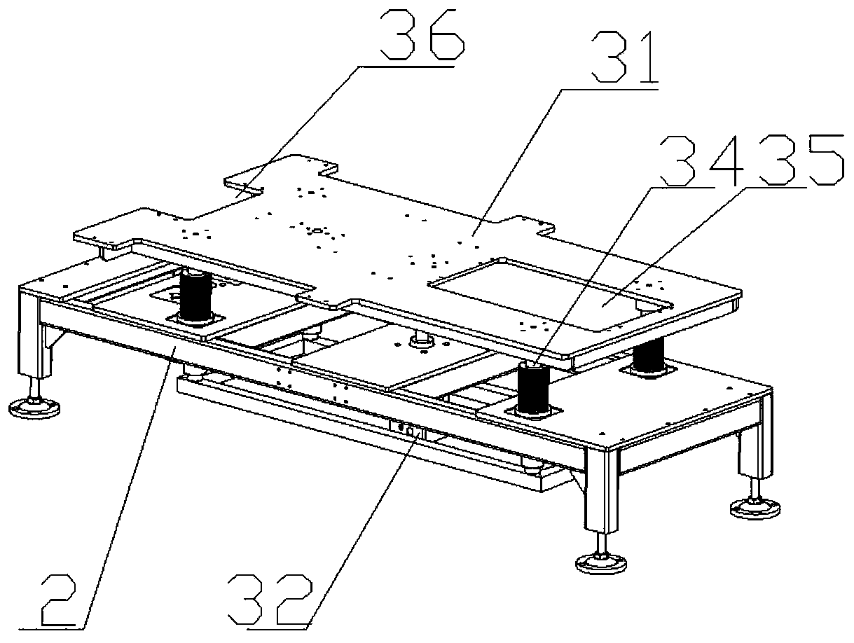 Automatic pouring jacket paper tray center positioning clamping device and paper carton clamping forming method