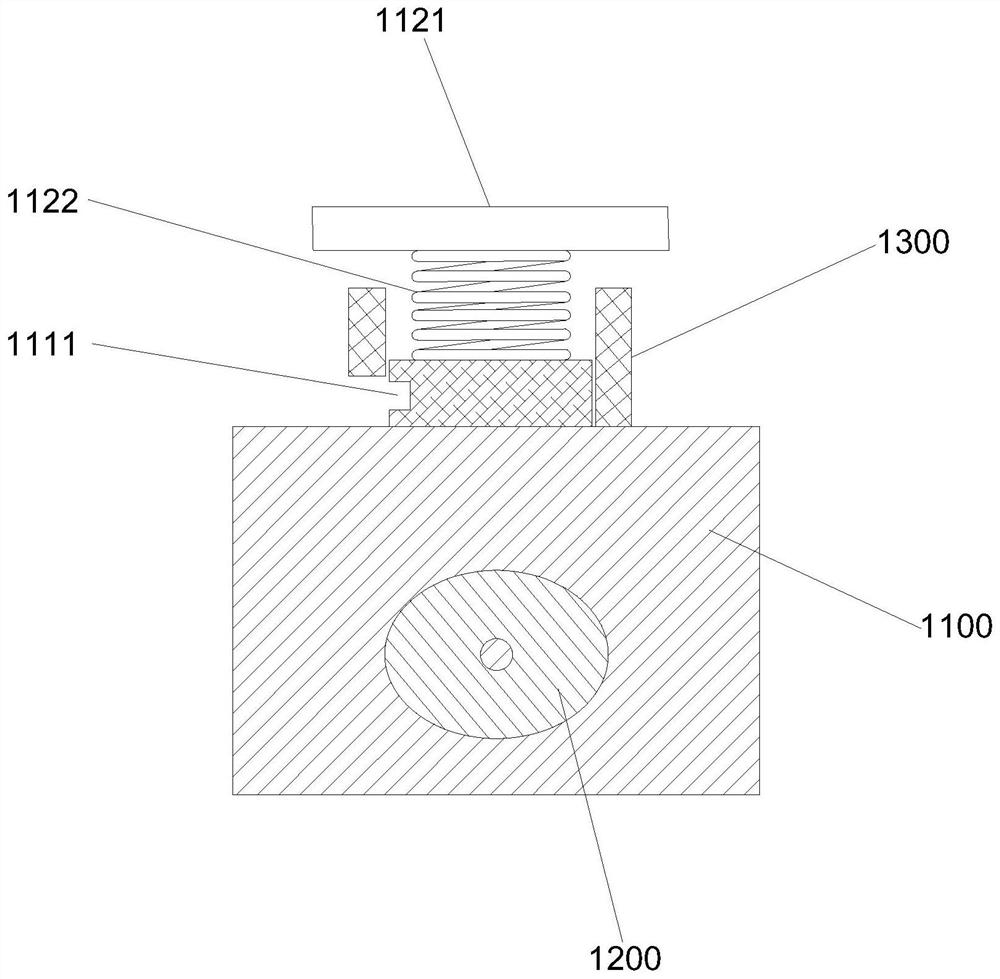 Pole-mounted circuit breaker switch structure