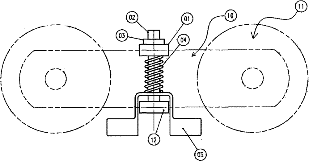 Guide rail cleaning device for escalator or automatic pavement