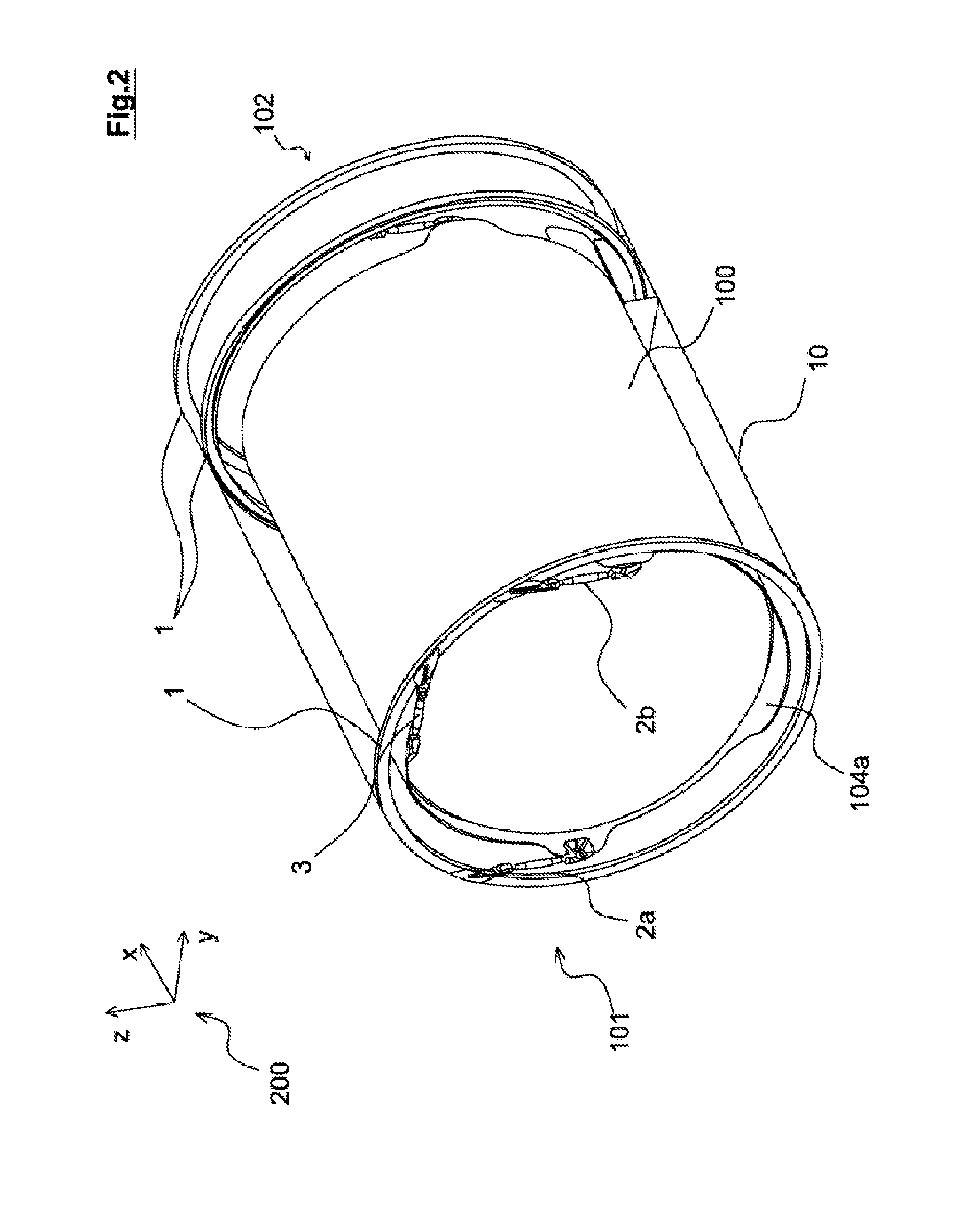 Device for retaining a tank in an aircraft