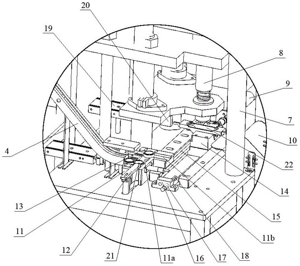 Automatic riveting apparatus of loudspeaker U iron and basin stand