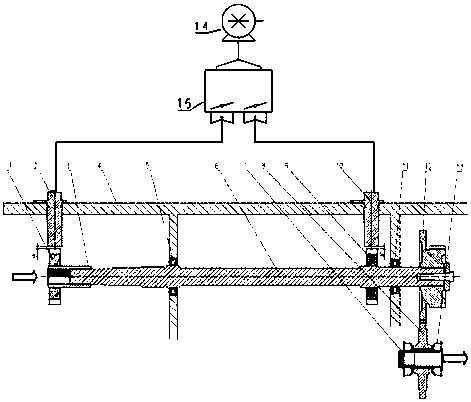 Torque detecting device and detecting method used in tractor gearbox inner cavity