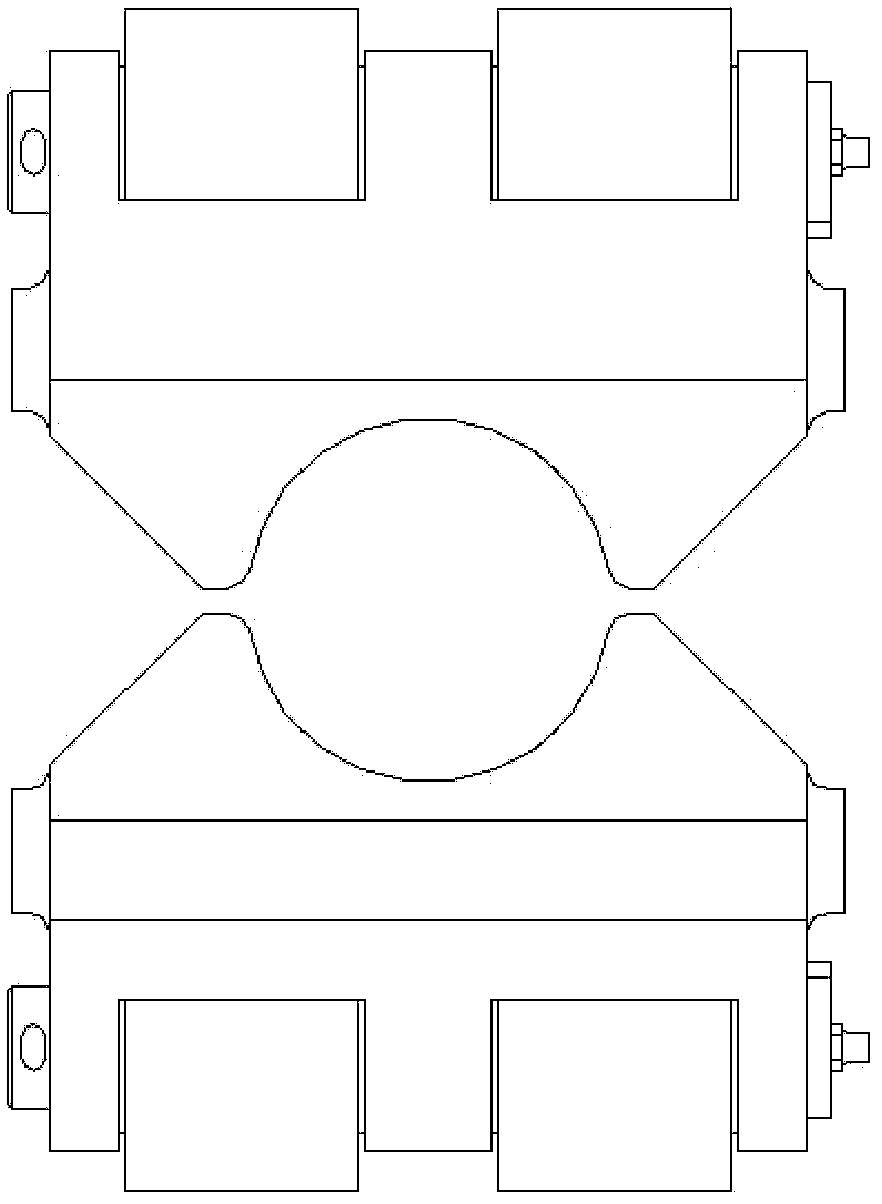 Continuous oil pipe traction device