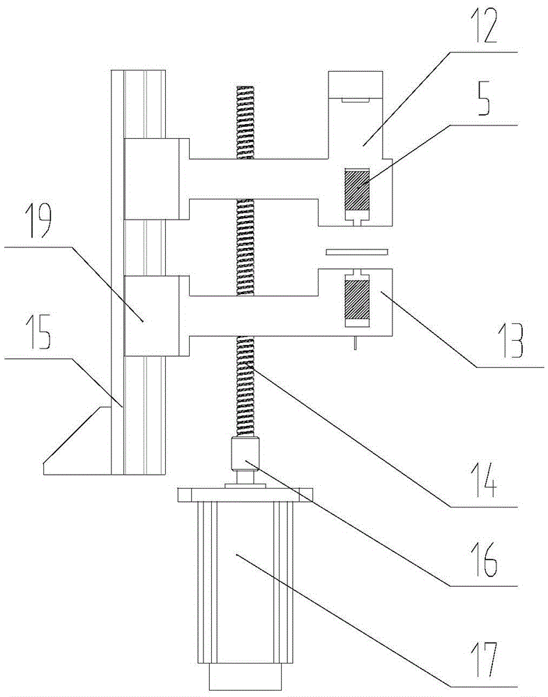 Device being able to continuously detect thickness of steel belt on line