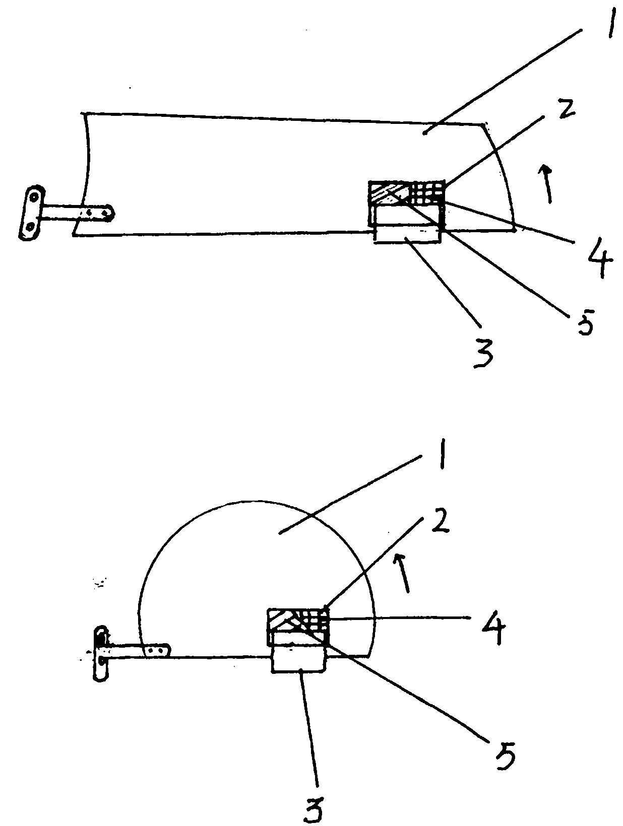 Fan blade capable of spraying medicine