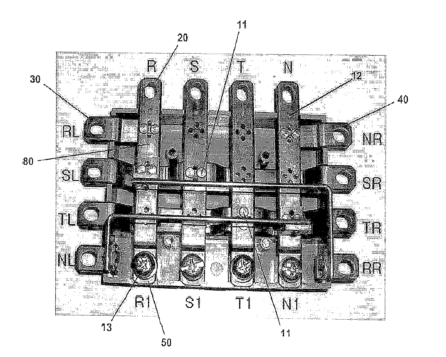 Power distribution apparatus