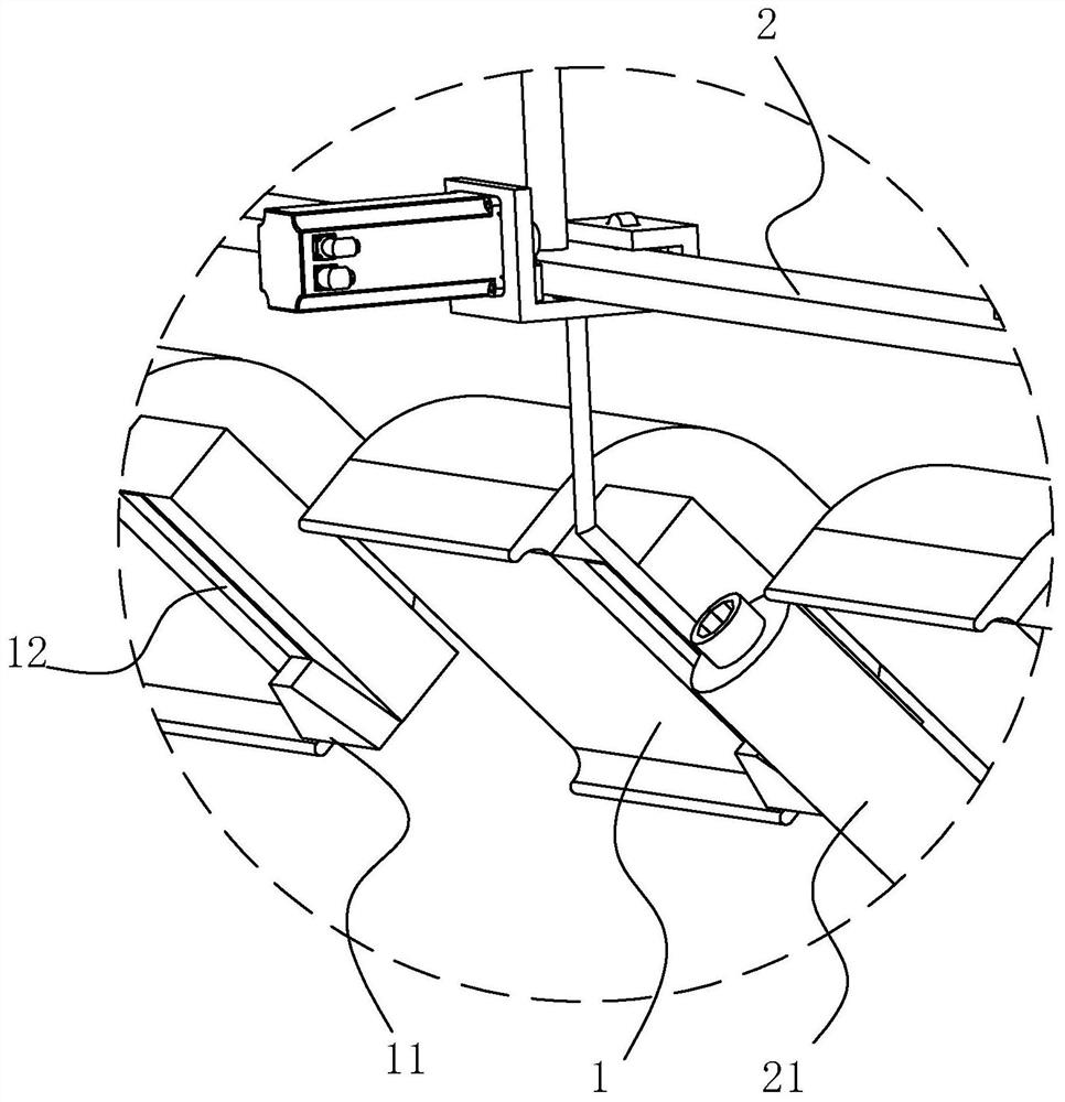 A self-cleaning tunnel light