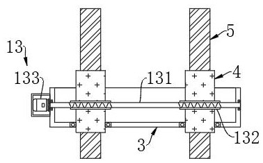 Adjustable pit digging device for agricultural planting