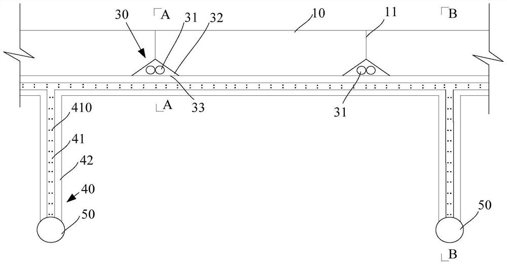 Drainage device and construction method for water seepage at joints of deep foundation pit enclosure structure