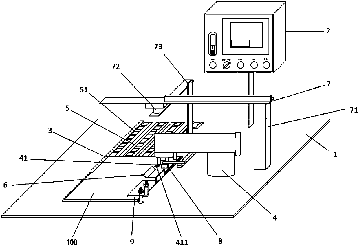 An automatic sewing device and a sewing method using the device