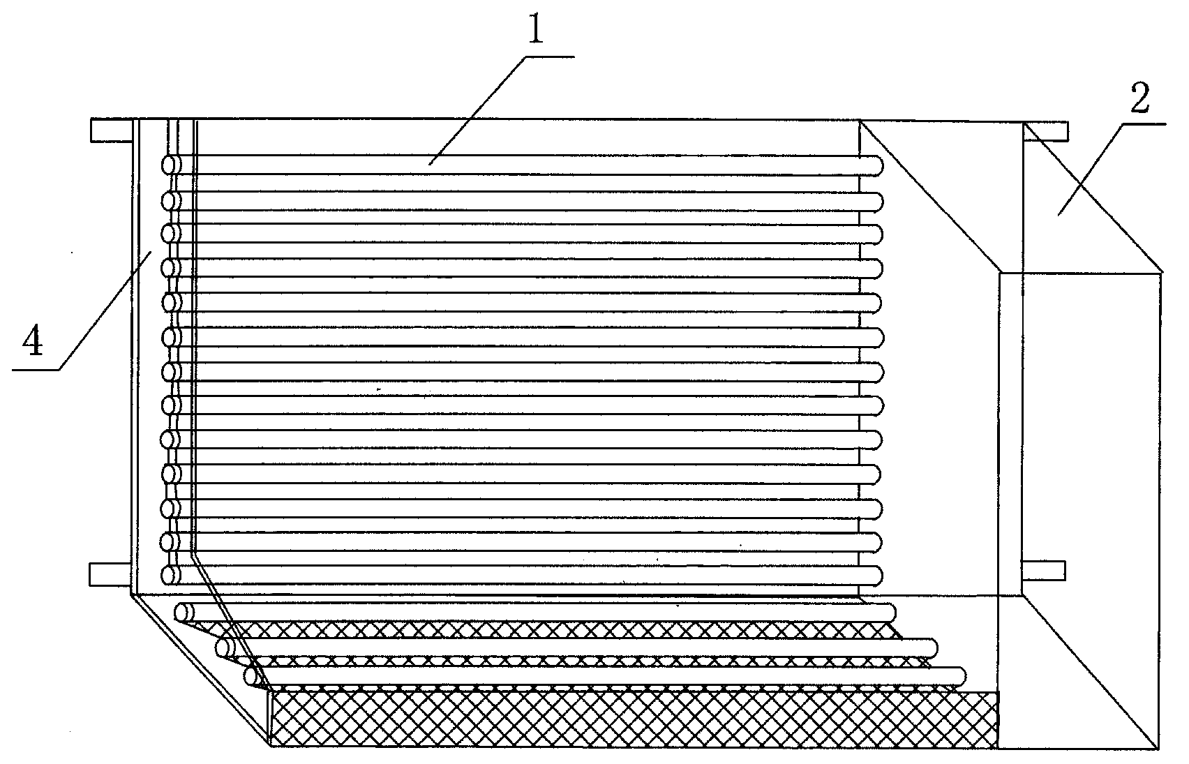 Slanting overall wall-mounted solar water heater