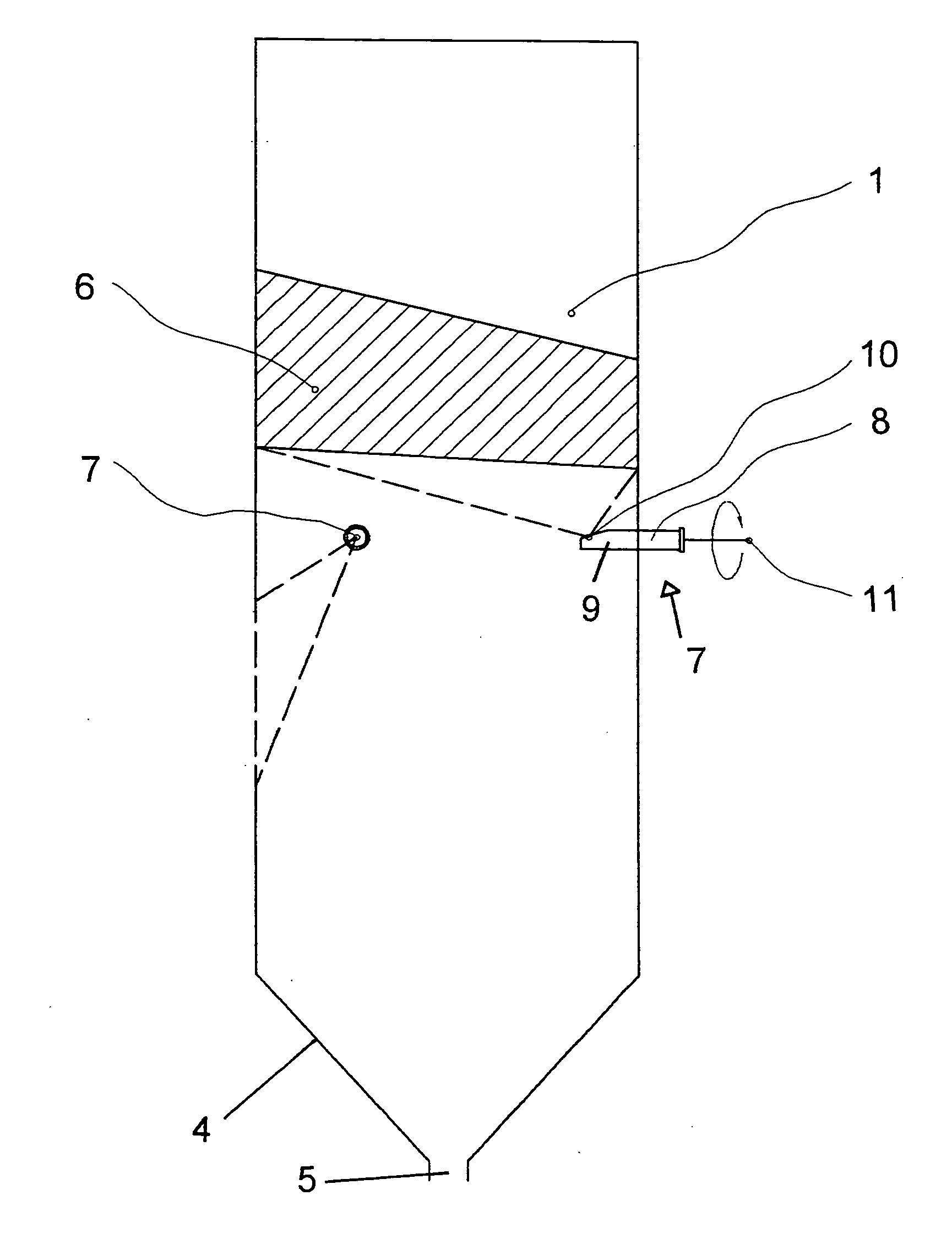 Method and apparatus for monitoring the formation of deposits in furnaces