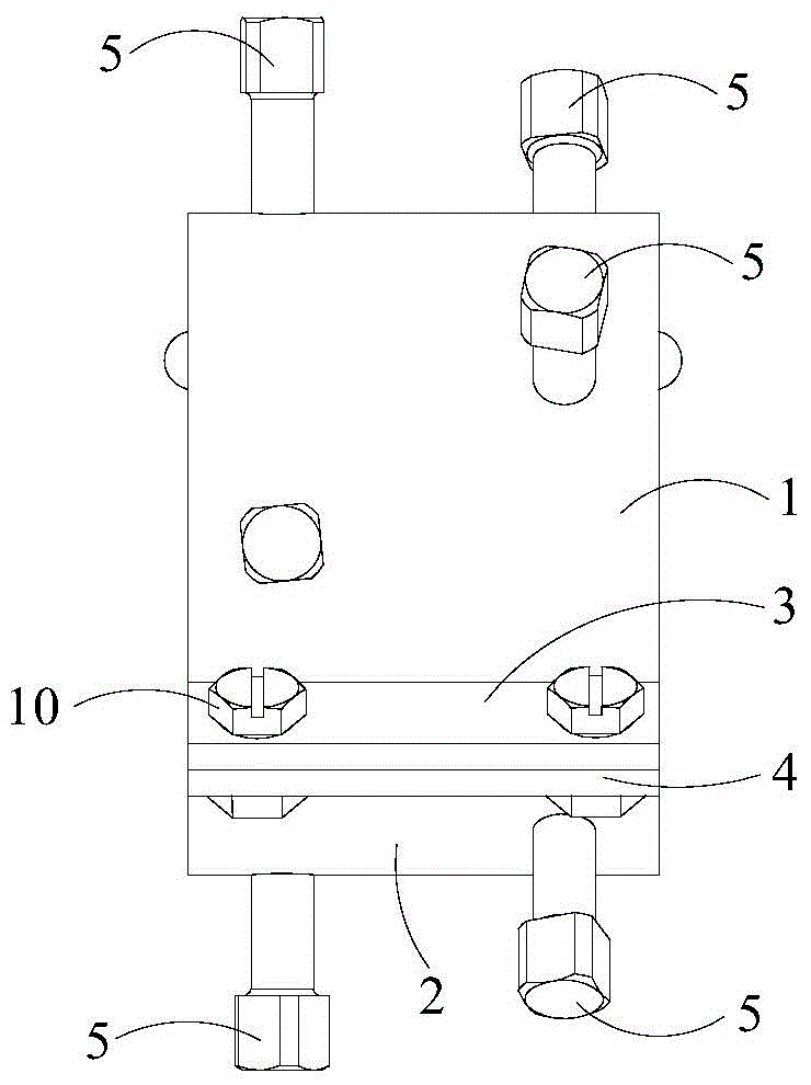 Stainless steel pipeline welding connection method and center-adjustable connection clamp