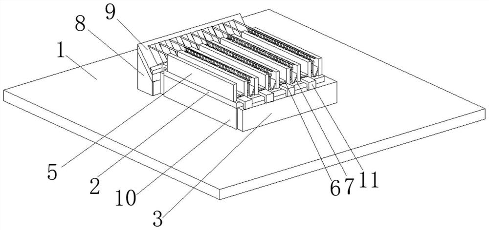 Semiconductor device with self-adaptive heat dissipation function