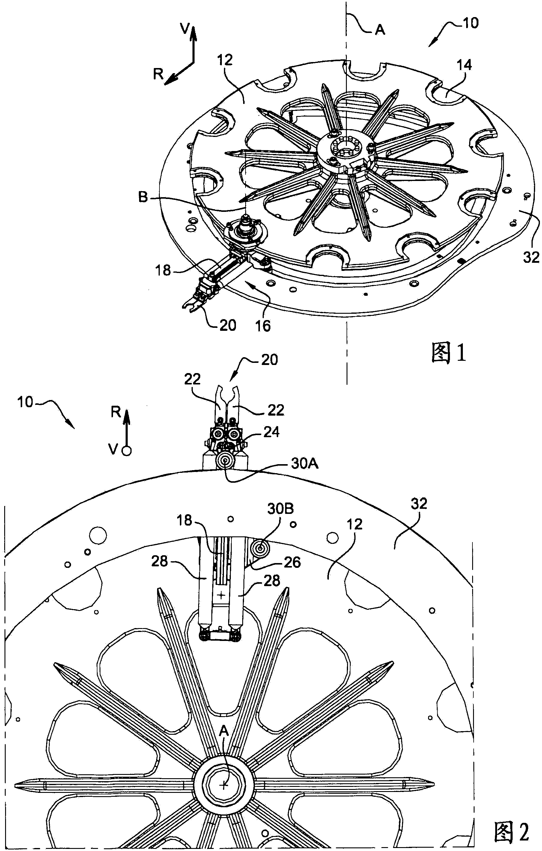 Device for transporting hollow bodies