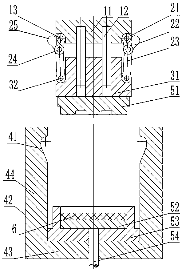 A supercharging device and supercharging mechanism thereof