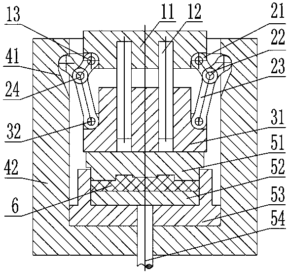 A supercharging device and supercharging mechanism thereof