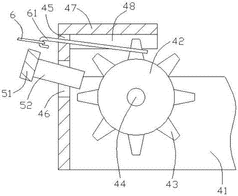 Traction device for large-scale structure collision test