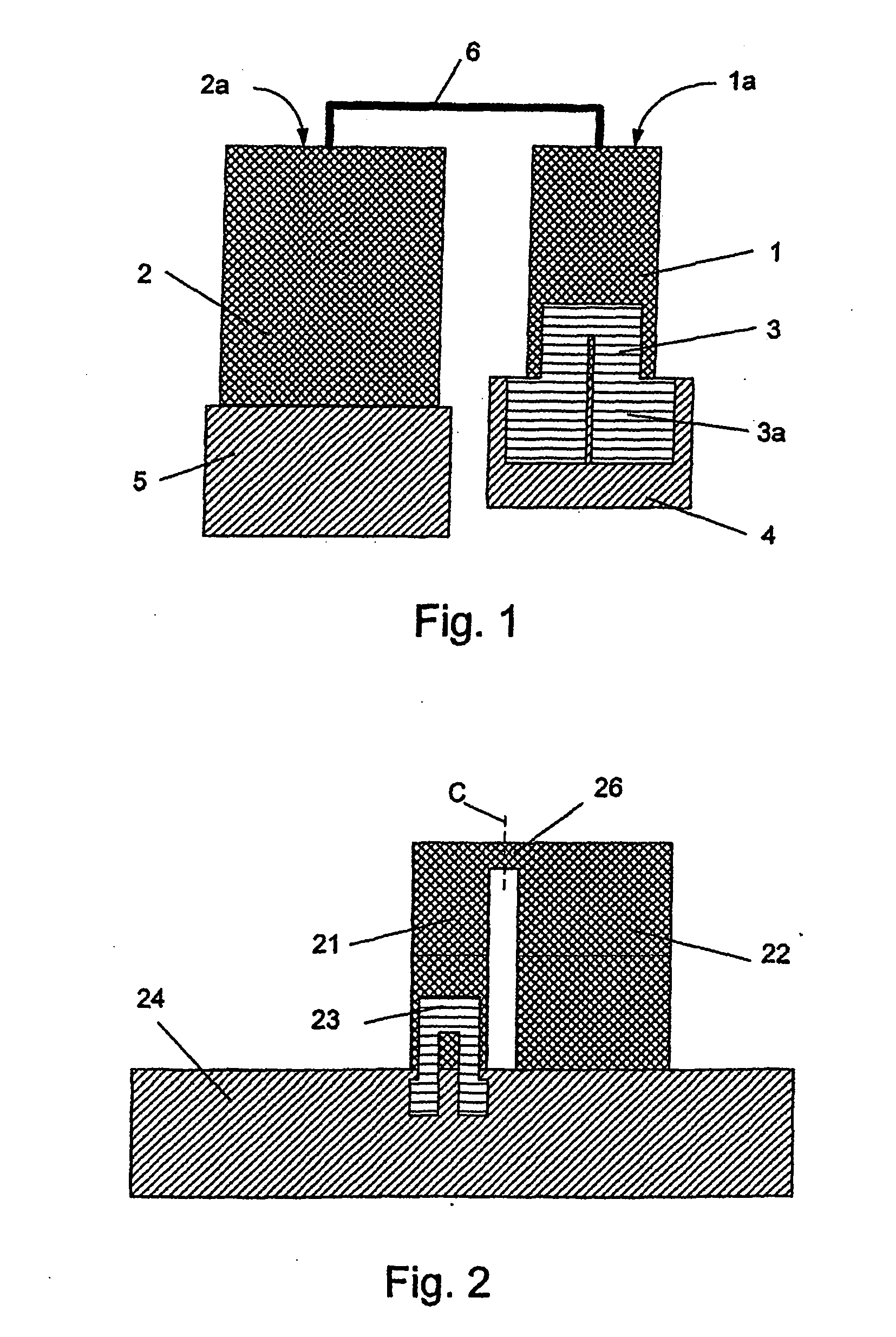 Sensor comprising mechanical amplification of surface stress sensitive cantilever