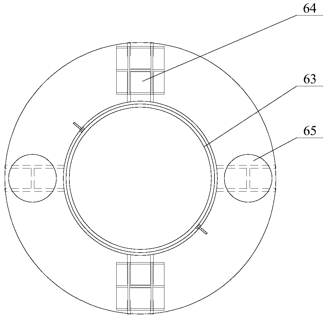 Non-bracket closure method for upper cross beam of steel tower and construction system