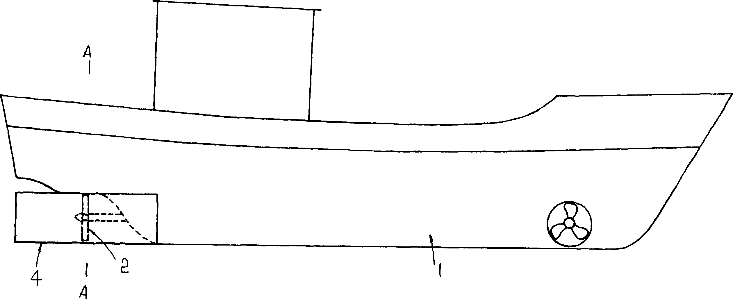 Speed-increasing and low consumption device of ship