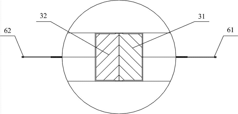 Polycrystalline ingot furnace and its hot door device