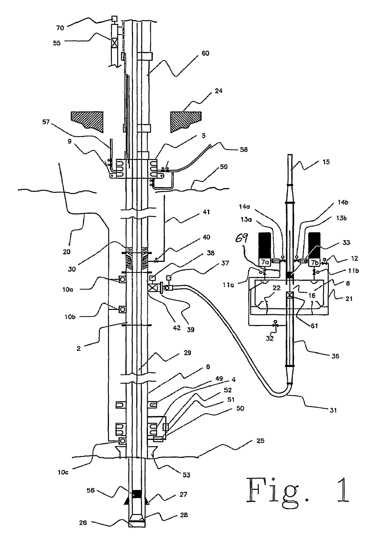 Arrangement and method for regulating bottom hole pressures when drilling deepwater offshore wells