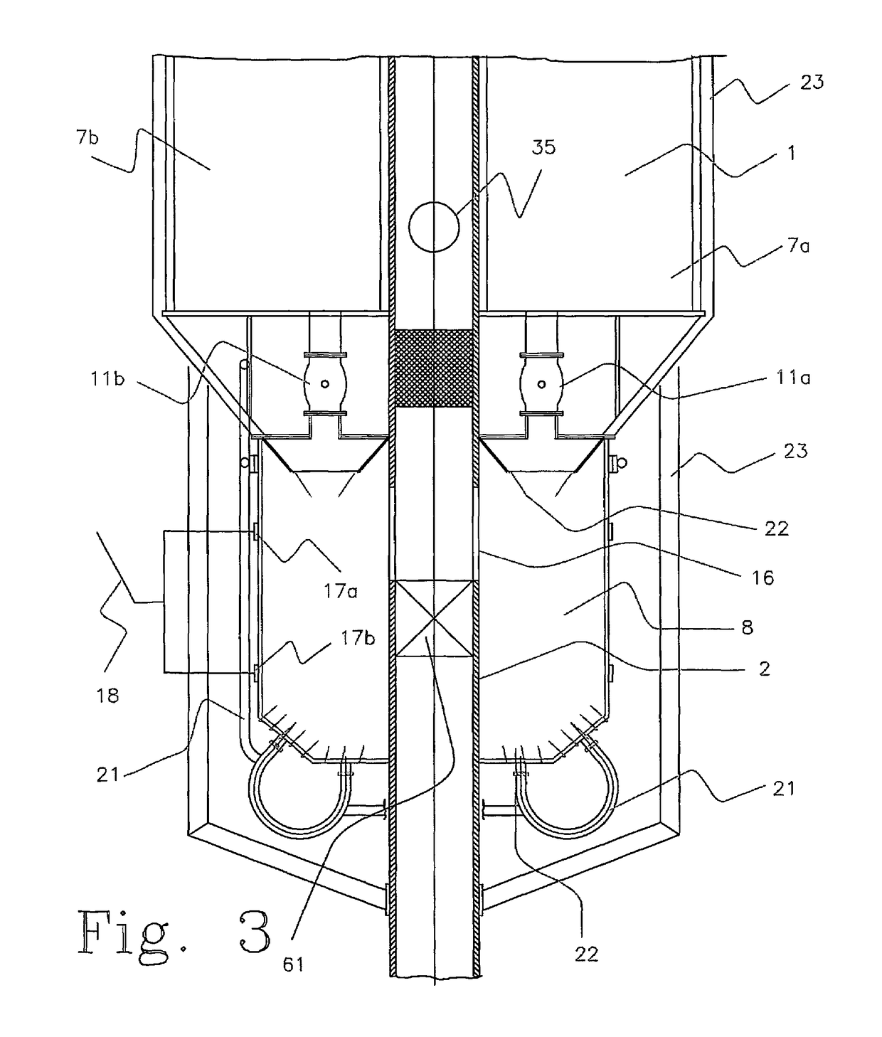 Arrangement and method for regulating bottom hole pressures when drilling deepwater offshore wells