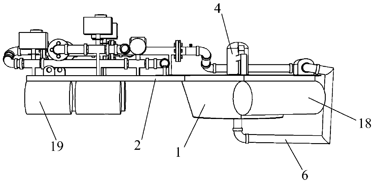 Sea surface spilled oil rapid separation and recovery device