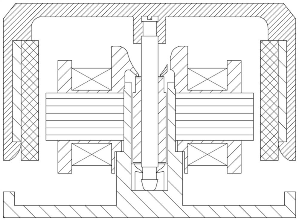 Motor capable of prolonging service life of oil-retaining bearing