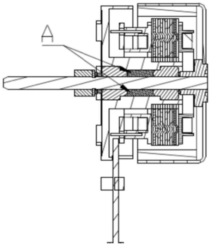 Motor capable of prolonging service life of oil-retaining bearing