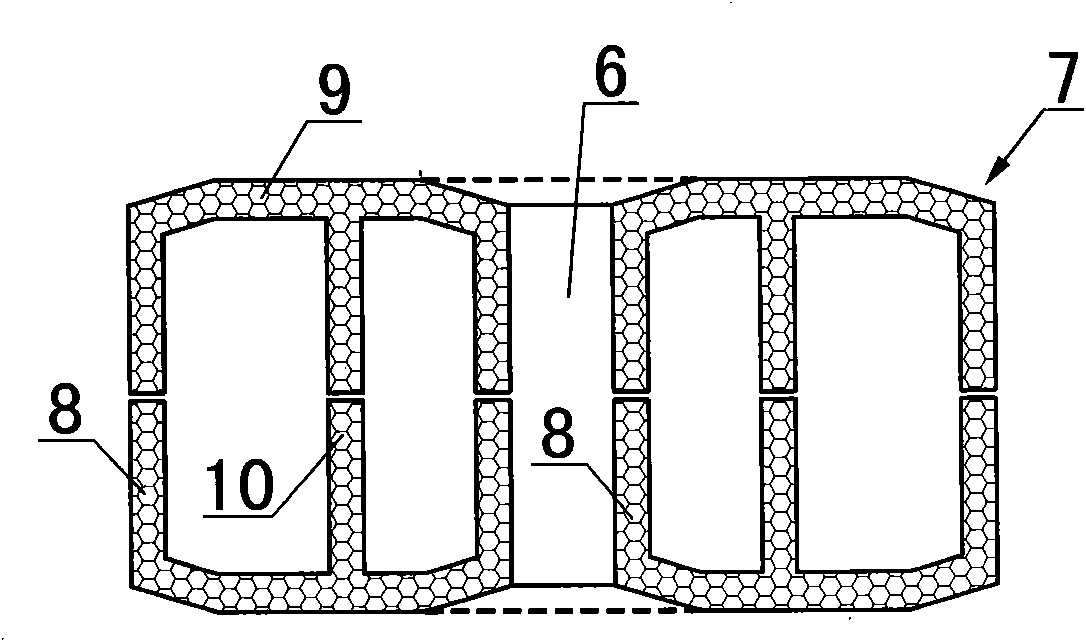 Foaming material filling box with reinforced layer and slurry leakage hole