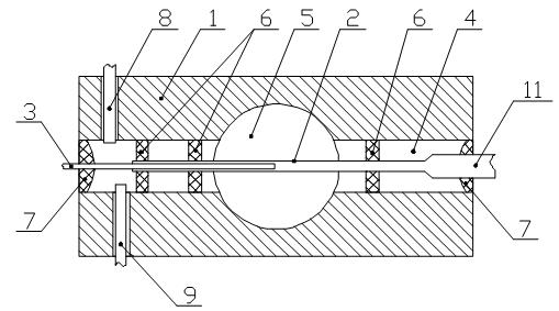 Capillary electrophoresis-chemiluminescence detection interface device and preparation method thereof