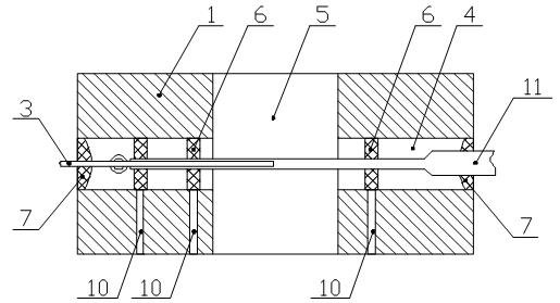 Capillary electrophoresis-chemiluminescence detection interface device and preparation method thereof