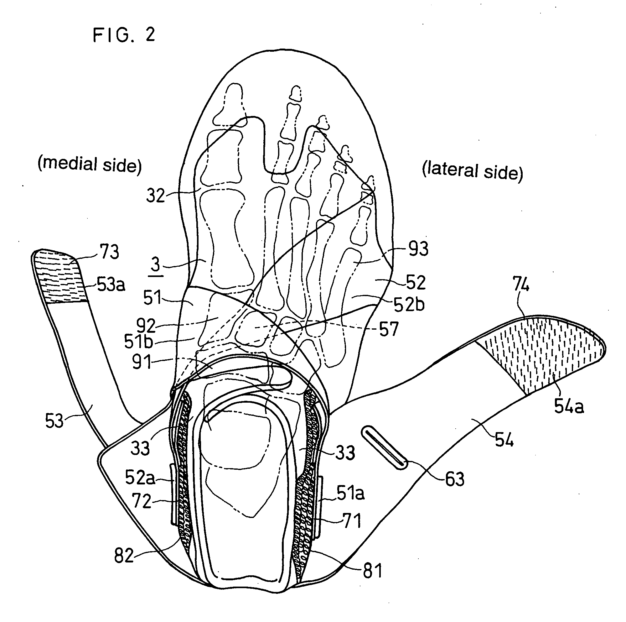 Shoe that fits to a foot with belts