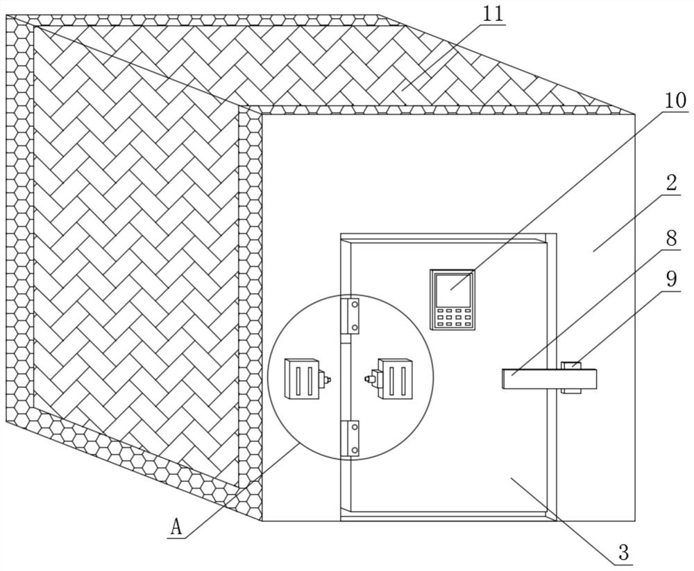 Small-eye guardrail linkage locking protection device