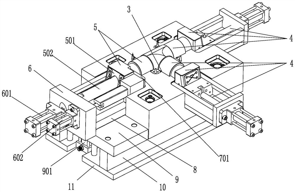 Pipefitting die with runner without retardation and forming method thereof