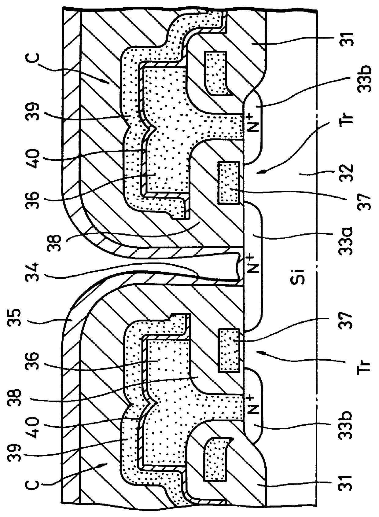 Dynamic random access memory fabricated with SOI substrate