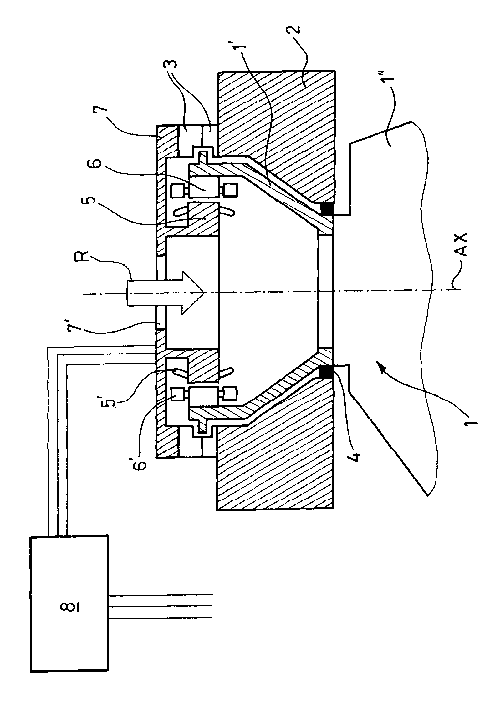 Ship's steering unit whose angular position is servo-controlled by an electric motor