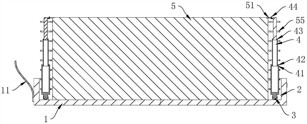 Novel safety protection device for municipal engineering