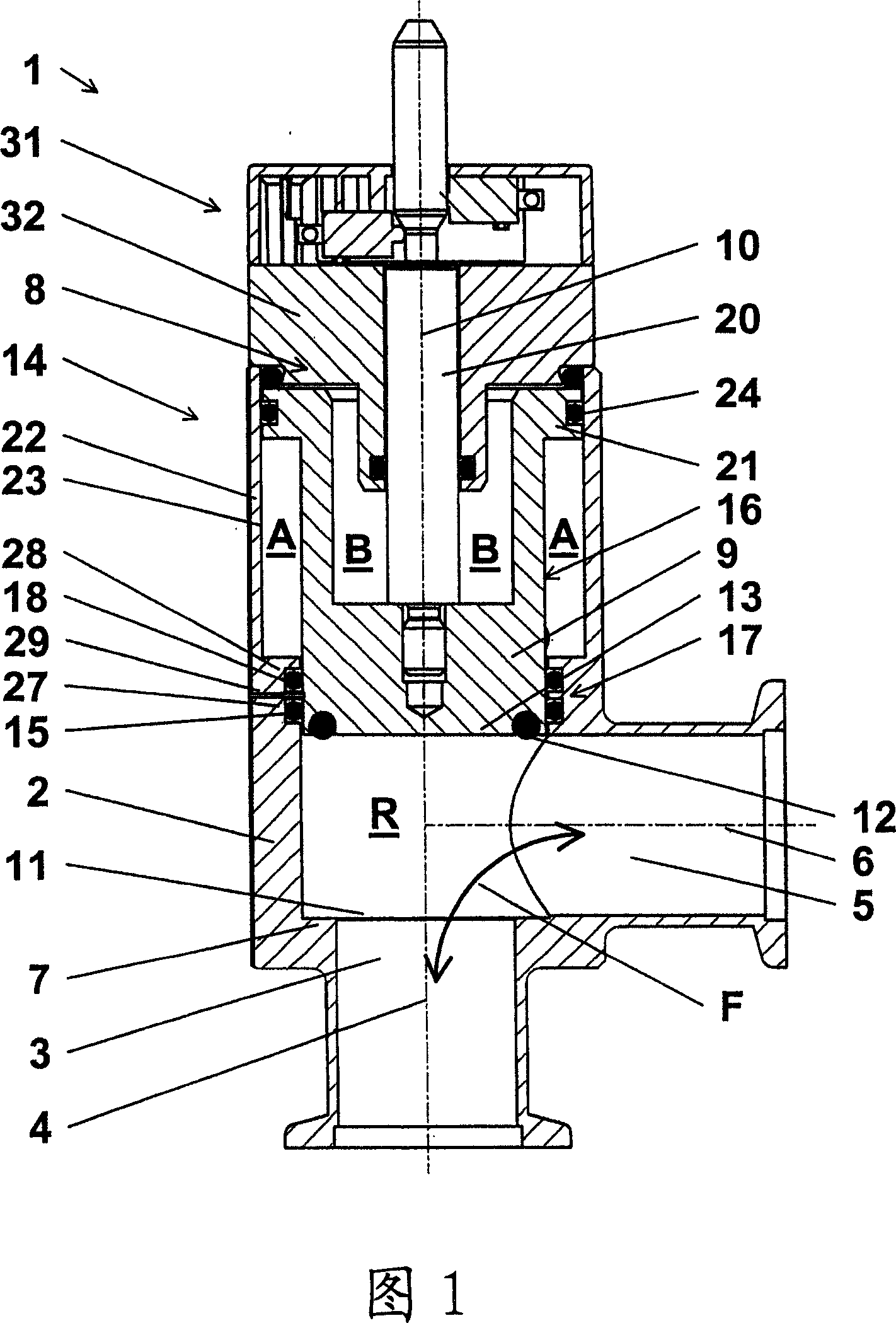 Valve for essentially gastight closing a flow path